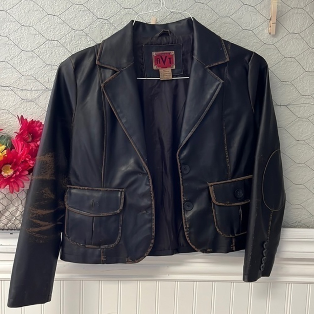 RVT clothing brown cropped distressed faux leather with elbow patches small